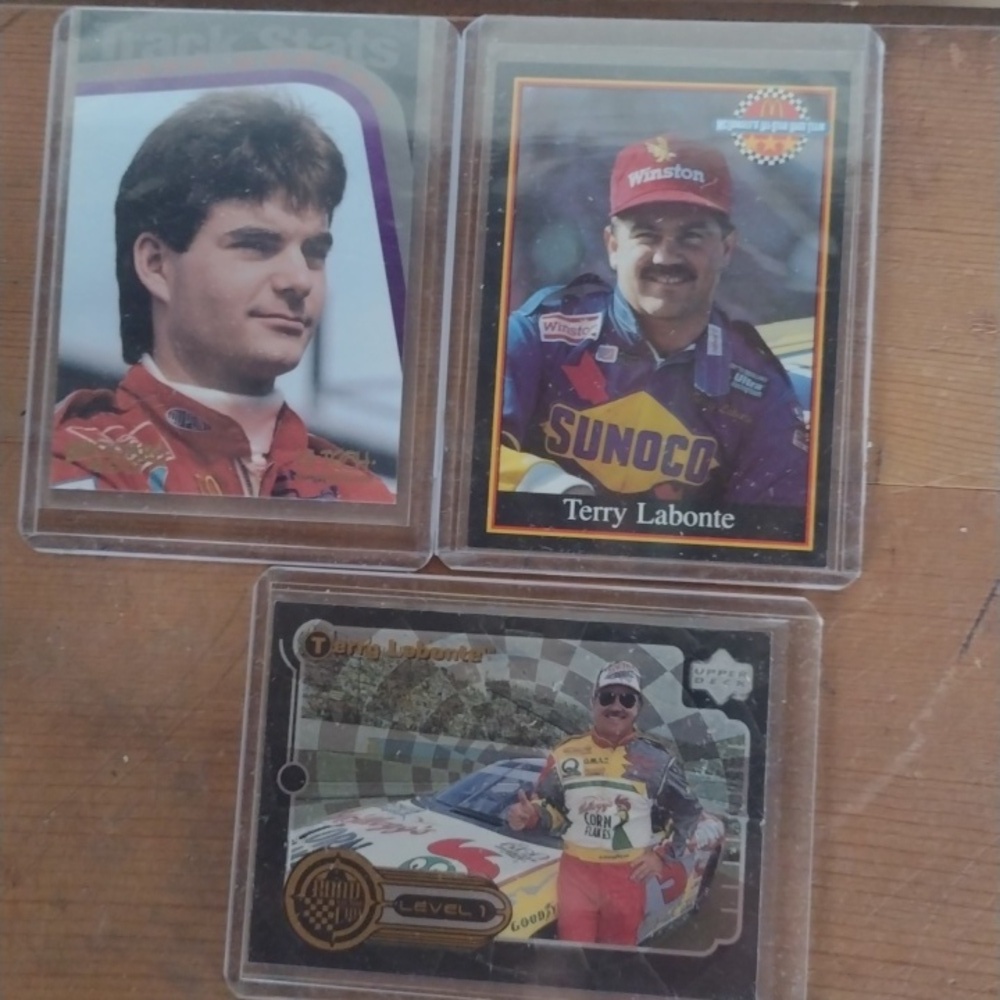Inserts NASCAR Sports Trading Cards Collection - Picture 7 of 7